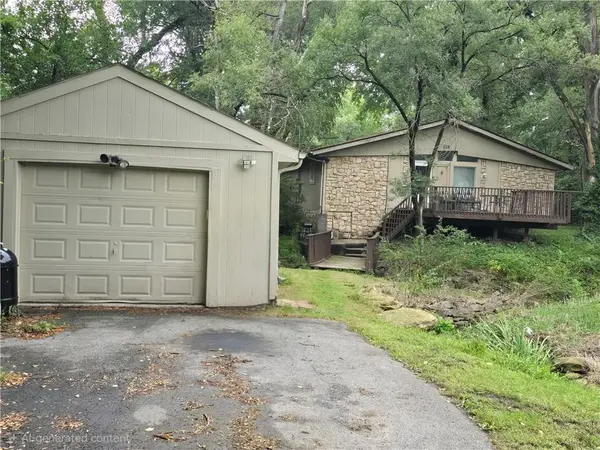 506 NE 114th TER, Kansas City, MO 64155