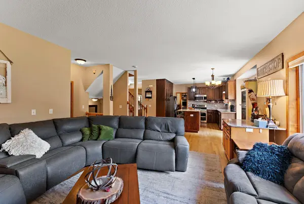 14836 Hillside TRL, Savage, MN 55378
