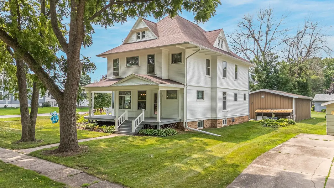204 N 3RD ST, Winneconne, WI 54986