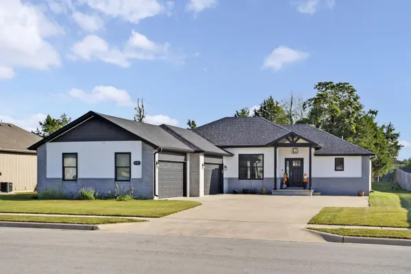 528 Fox Creek RD, Rogersville, MO 65742