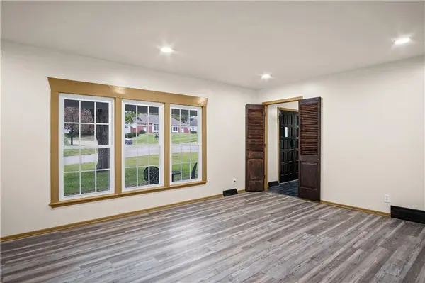 4806 Stonecrest TER, St Joseph, MO 64506