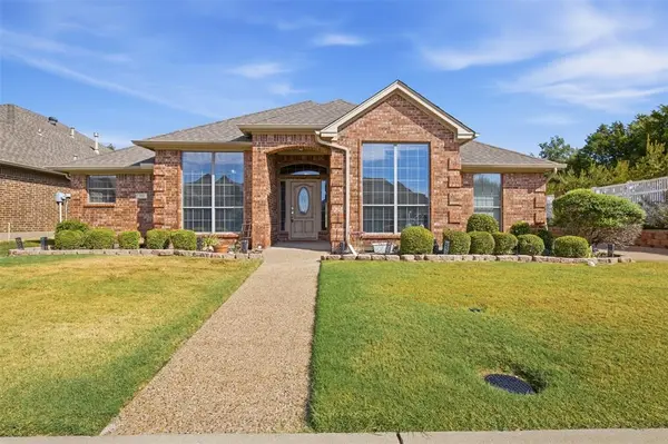 103 Crestway Drive #26, Cedar Hill, TX 75104