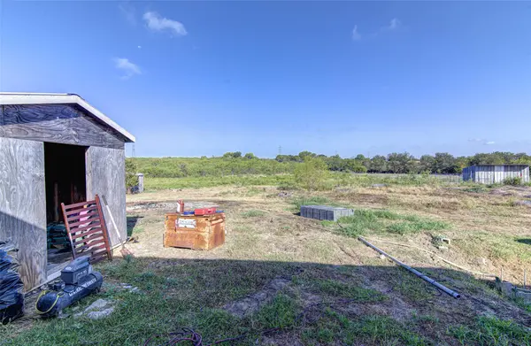469 Rancho Linda DR, Lockhart, TX 78644