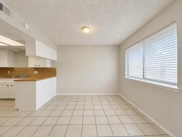 8329 Fathom CIR #B, Austin, TX 78750