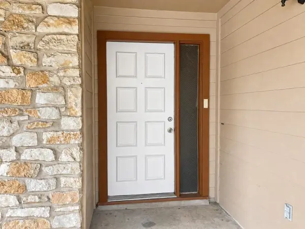 8329 Fathom CIR #B, Austin, TX 78750