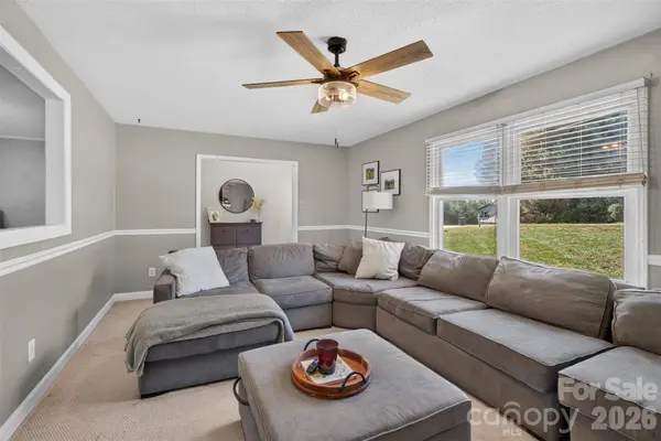 120 Regal CIR, Mooresville, NC 28117