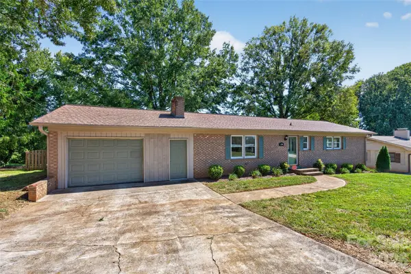 120 Regal CIR, Mooresville, NC 28117