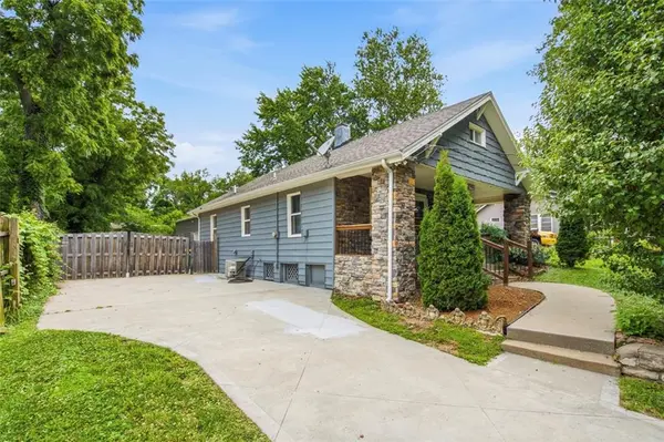 2916 N 52nd ST, Kansas City, KS 66104