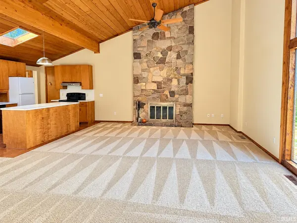 2456 N Shady CT, Warsaw, IN 46582