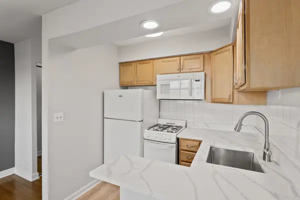 6758 N Sheridan AVE #541, Chicago, IL 60626