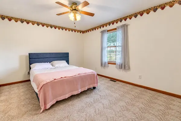 2092 E 100 S, Knox, IN 46534