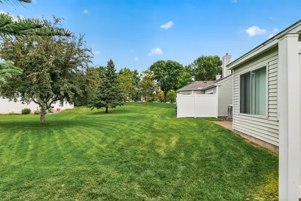 9254 Prairieview TRL N, Champlin, MN 55316