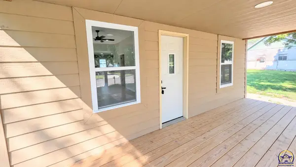 17 Neosho St, Emporia, KS 66801