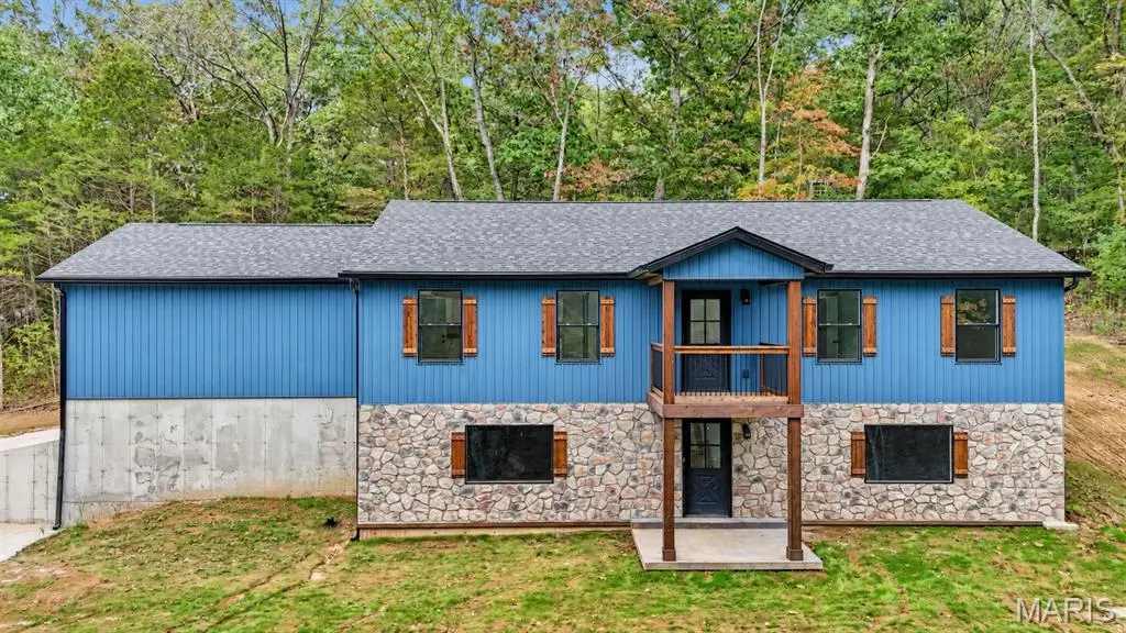 100 S Lake, Hillsboro, MO 63050