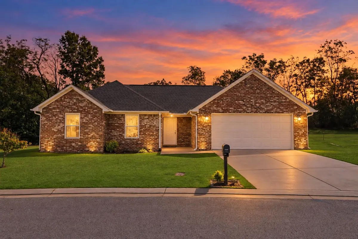 8013 Pillow Dr, Milan, TN 38358