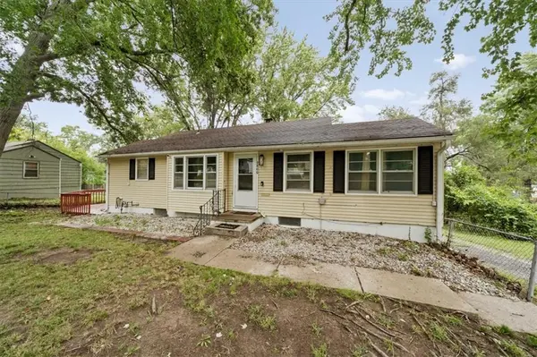 9800 Plymouth LN, Raytown, MO 64133