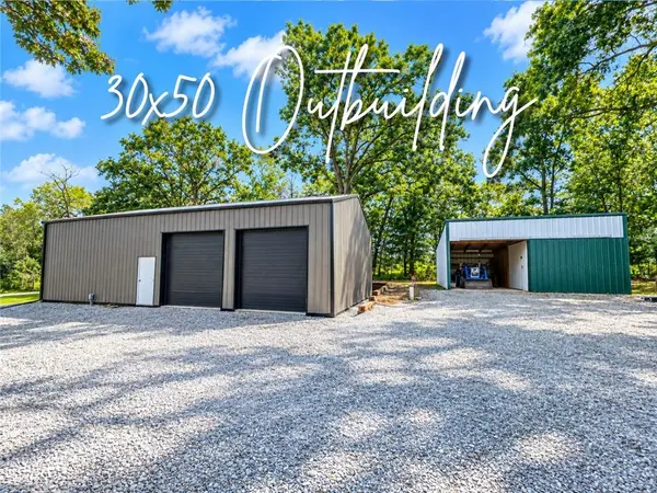 471 E 971st RD, Clinton, MO 64735