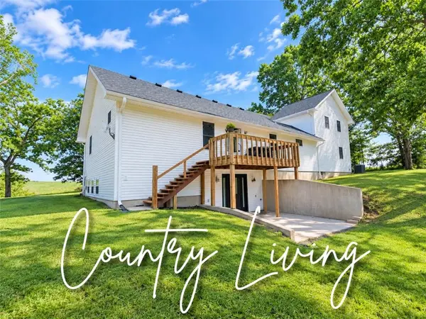 471 E 971st RD, Clinton, MO 64735