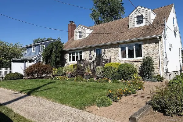 169 Doris AVE, Franklin Square, NY 11010