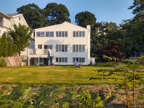 16 The BLVD, Sea Cliff, NY 11579