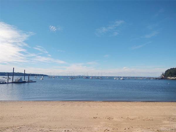 16 The BLVD, Sea Cliff, NY 11579