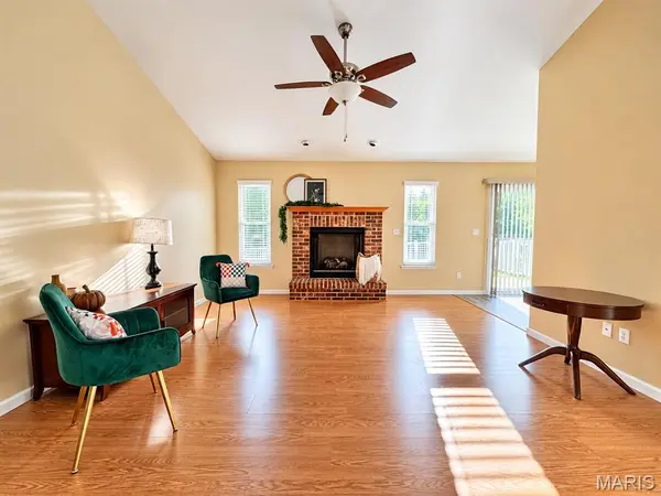 2162 Warwick Castle, Imperial, MO 63052