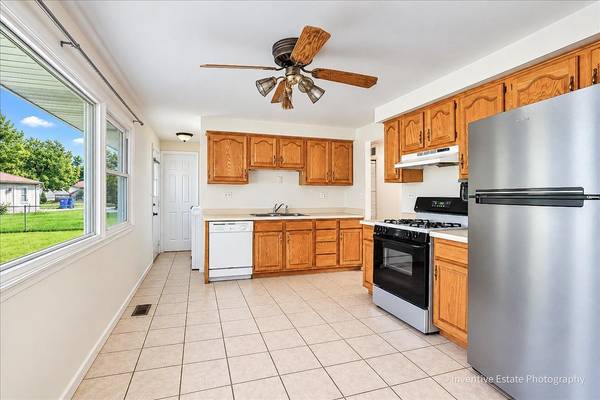 319 Kemah LN, Schaumburg, IL 60193
