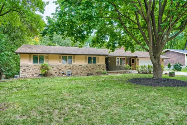 6525 Sherwood AVE, Edina, MN 55435