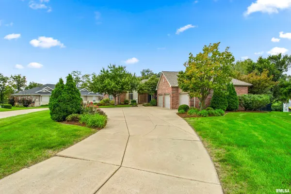 4144 W TANGLEOAKS CT, Peoria, IL 61615