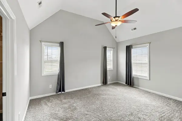 201 Kildeer Dr, Clarksville, TN 37040