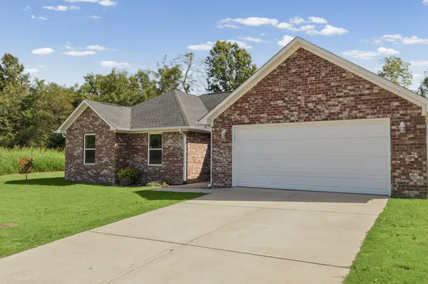 8013 Pillow Dr, Milan, TN 38358