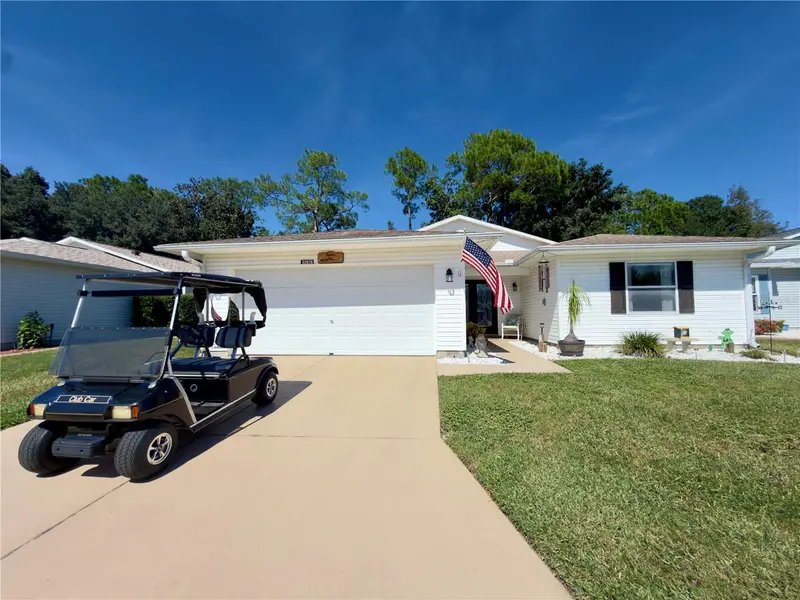 32676 OAK PARK DR, Leesburg, FL 34748