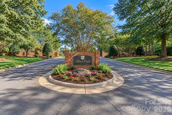 142 Cheyenne LN, Statesville, NC 28677