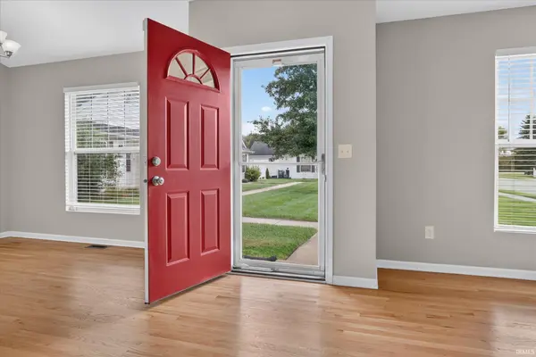 1510 Peachtree LN, Mishawaka, IN 46545-9315