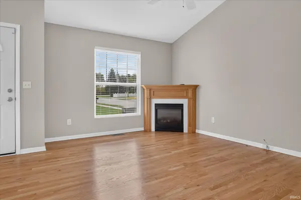 1510 Peachtree LN, Mishawaka, IN 46545-9315