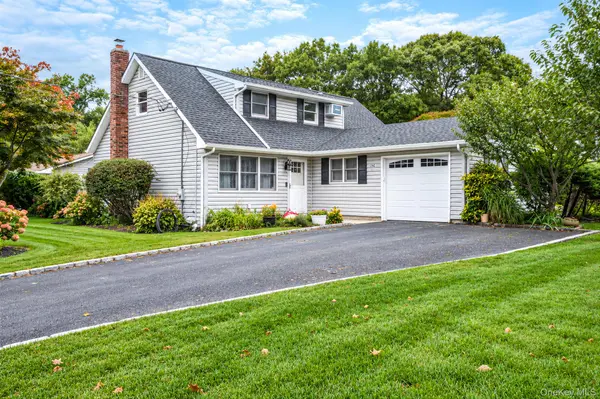 1 Allegheny DR, Farmingville, NY 11738