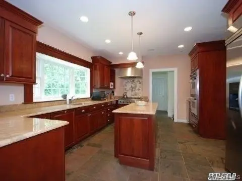 19 Night Heron DR, Stony Brook, NY 11790