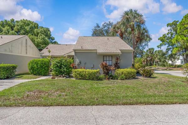 1 WINDRUSH BAY DR, Tarpon Springs, FL 34689