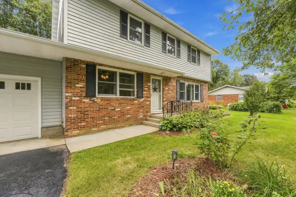 1247 Dogwood DR, Chesterton, IN 46304