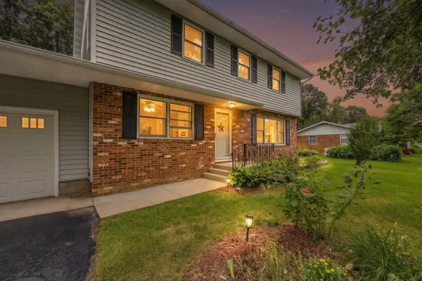 1247 Dogwood DR, Chesterton, IN 46304