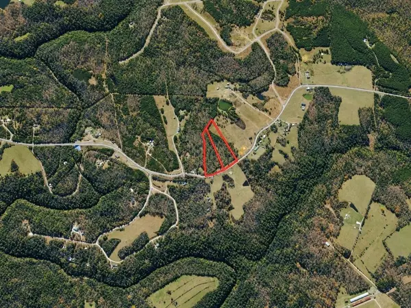 2 Nashville Hwy, Deer Lodge, TN 37726