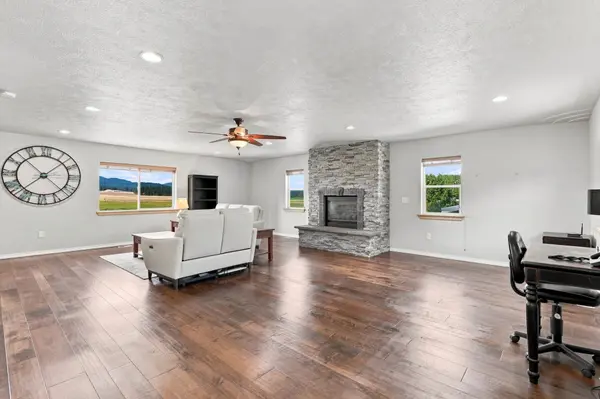 5284 S Wallbridge Rd, Deer Park, WA 99006