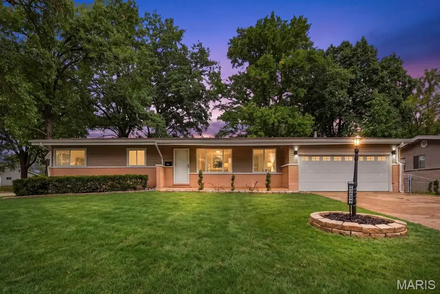 2287 Gadbury DR, Hazelwood, MO 63136