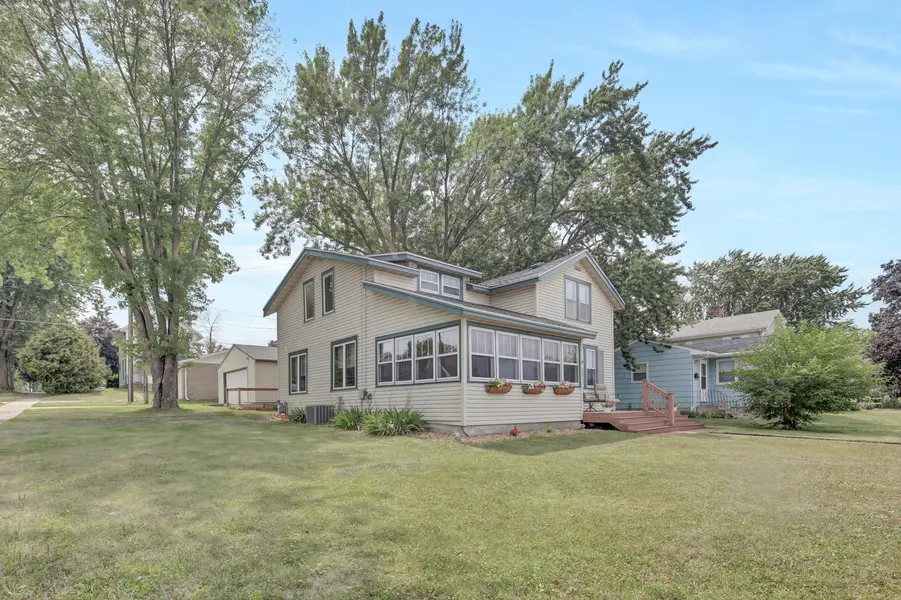 303 N Lakeshore DR, Lake City, MN 55041