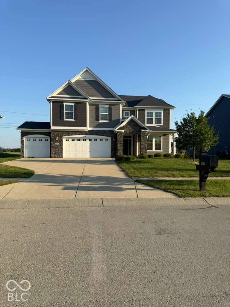 8241 Carnegie LN, Zionsville, IN 46077