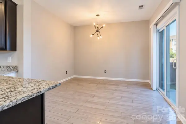 1645 Fleetwood DR, Charlotte, NC 28208
