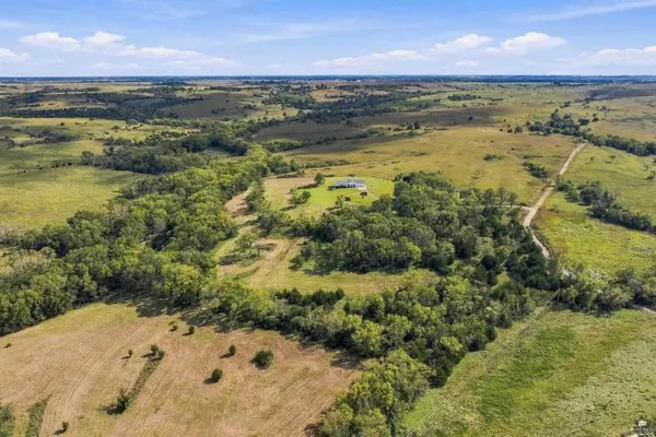 21991 Firefly Rd, Eskridge, KS 66423