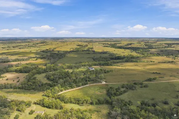 21991 Firefly Rd, Eskridge, KS 66423