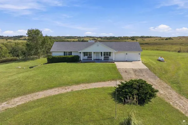 21991 Firefly Rd, Eskridge, KS 66423