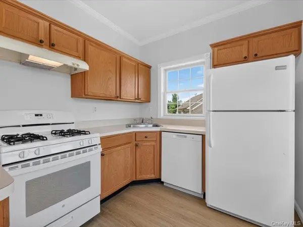116 High Point CIR #116, Newburgh, NY 12550